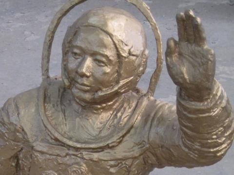 Sheng Qi | National Hero (Detail) | 2008 | Bronze | 99 x 30 x 25.8 cm